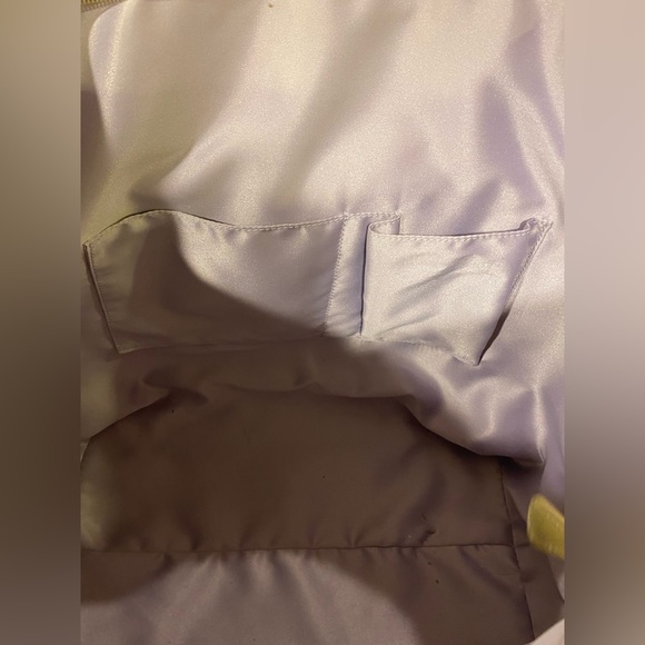 Coach patent leather beige tote with zipper top and front and back pocket - Picture 5 of 8